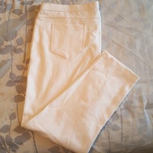 White stretchy Capri jeans